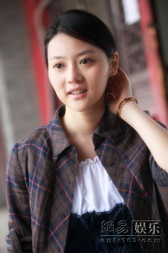 国民校花孙文婷本色出演《安居乐业》-《安