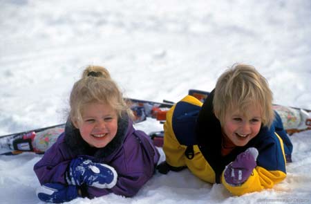 皇冠峰上,孩子们也能自得其乐 皇冠峰上,孩子们也能自得其乐