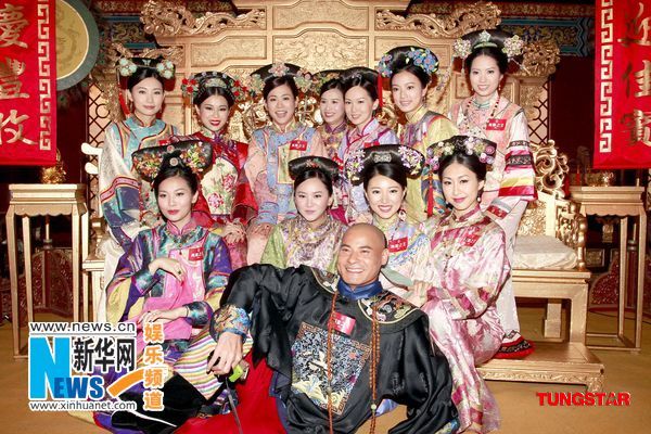 胡杏儿携手宣萱演绎《万凰之王》 不惧与黎姿比较