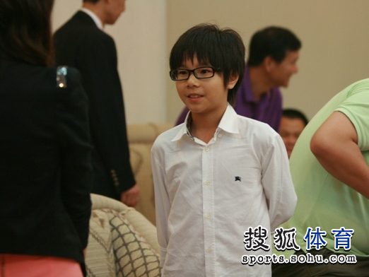 李宁儿子首度曝光