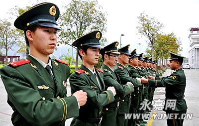 消防官兵一天的训练生活