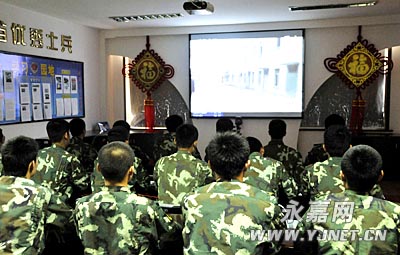 消防官兵一天的训练生活