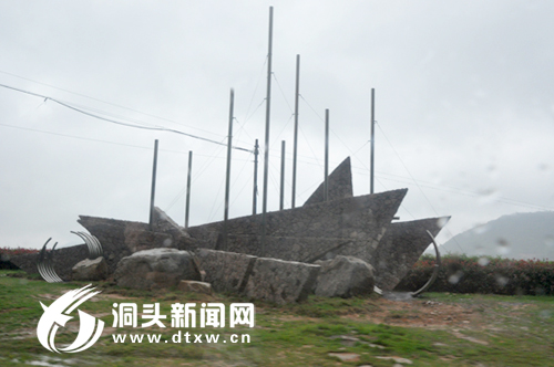 县人大督查户外广告美化亮丽整治行动