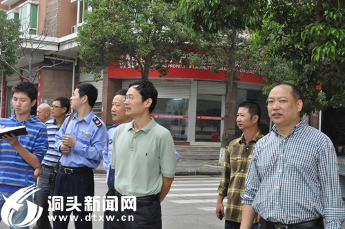 县领导督查重点路段环境综合整治工作