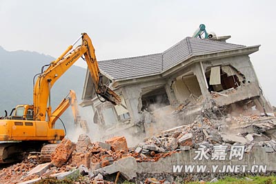 ������ȫ���������������ζ����ѡ����ж�