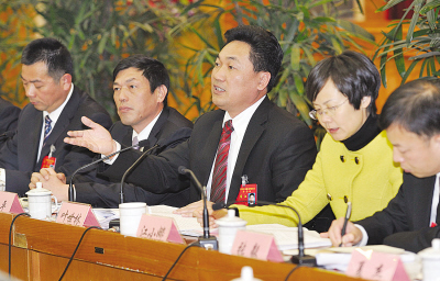 叶世林参加安阳高楼代表团讨论
