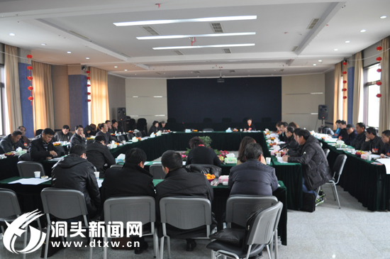 各代表团分组审议人大常委会报告与两院报告