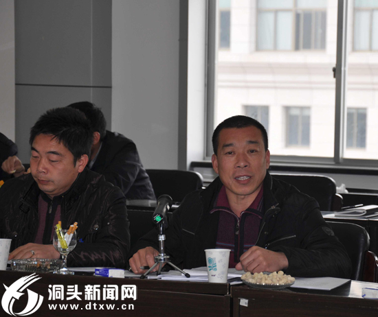 董智武参加人大第三、第四代表团分组讨论