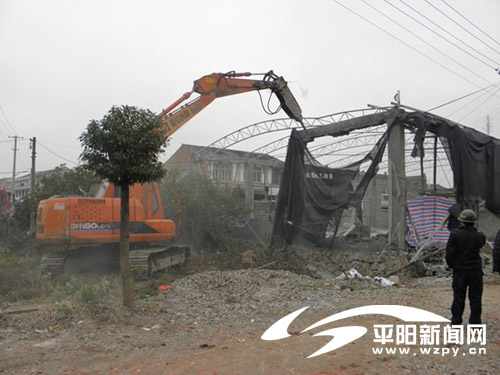 萧江狠抓节后拆违 拆除违建约1550平方米