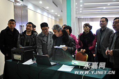 上塘物资交流会举行电脑摇号