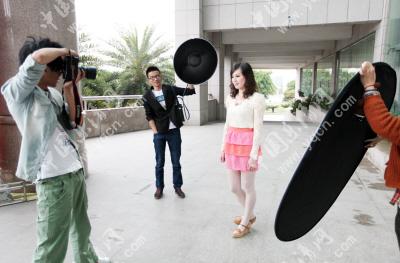8位<em>美女</em>竞选《<em>柳市</em>星期三》封面女郎--乐清网