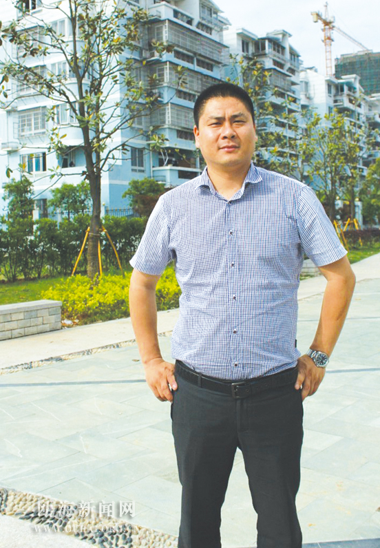 人物名片 陈海伦,中共党员,原娄桥街道办事处副主任.