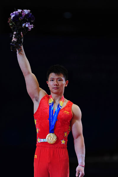 今天中国体操队公布了伦敦奥运七人名单,男队:邹凯,陈一冰,张成龙,滕