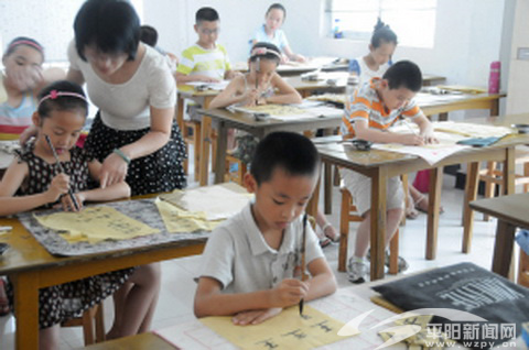如果在书店买书,学生与学生吵打死而动手v书店,反而被老板起来?初中部唐徕回中银川图片