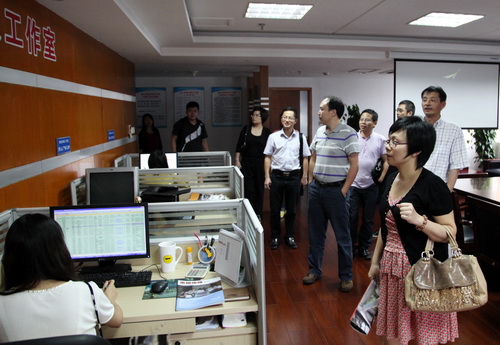 ����������ί�������쵼����ɽ��ʵ�ؿ���