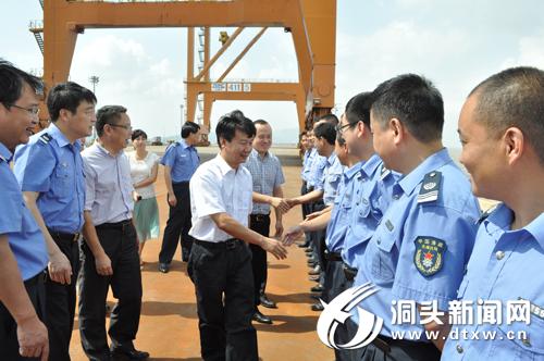 姜长才、董智武慰问停泊我县的四艘中国渔政船