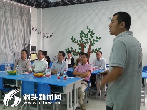 宁波市民政局一行参观指导我县社工服务工作