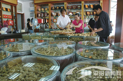 萧江：华东农贸市场成为我县唯一三星级农贸市场