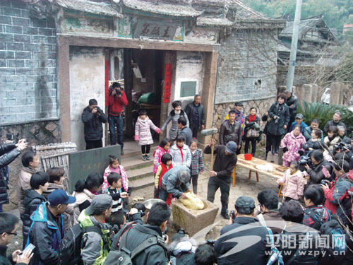 鳌江：摄影发烧友齐聚顺溪古屋迎新年