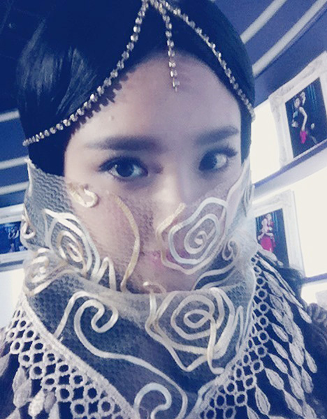 唐艺昕热剧攻占暑期档扮中东少女神秘美丽