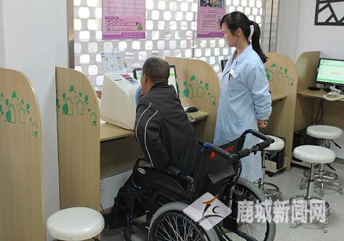 健康小屋:为残疾人提供自助体检(图)