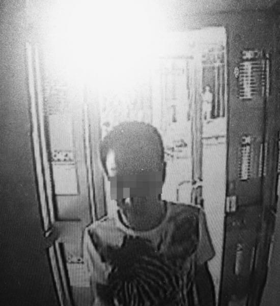 ����ATM�������п�����1��Ԫ ȡǮ�߼������