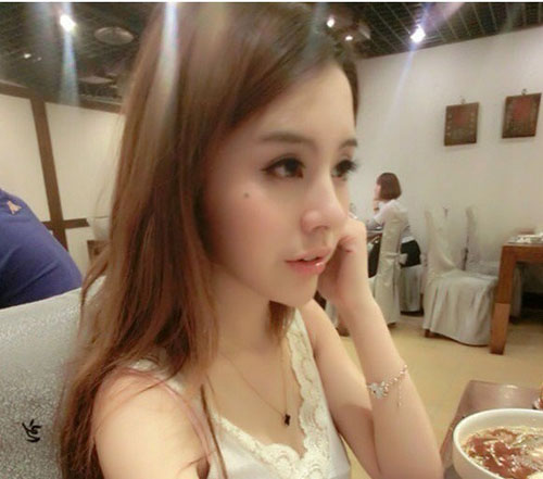 <em>娜美身材妹</em>自曝限制级照片走红网络