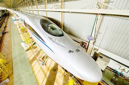 中国第1000列高速动车组在青岛交付(图)