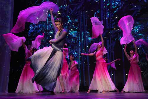 李庚秀非凡舞姿,高山流水觅知音。