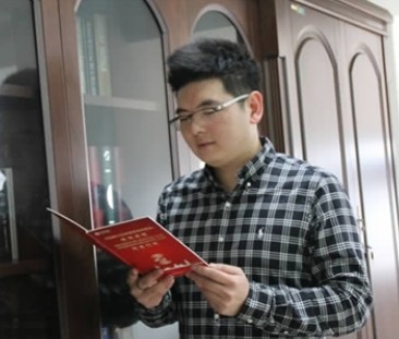 �����������߽��˴�ί������