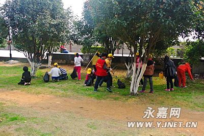 金瓯小学:春游环保两不误