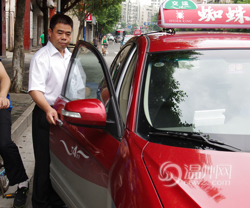温州交通局长体验打车 新车旧车环境两不同-交