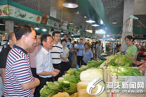 姜增尧督查国卫复评迎检工作