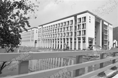 你或不用焦虑 新环境配置挺给力 你或不必远行 新校园有别样风景