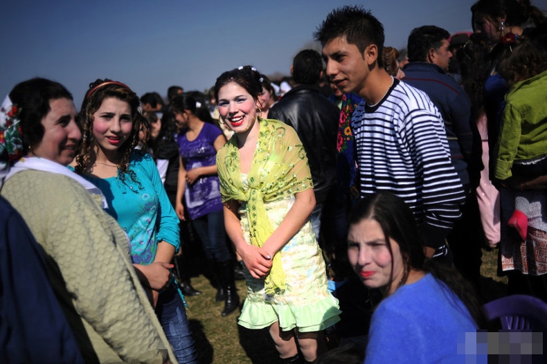 保加利亚怪异集市:到新娘市场买老婆--乐清网