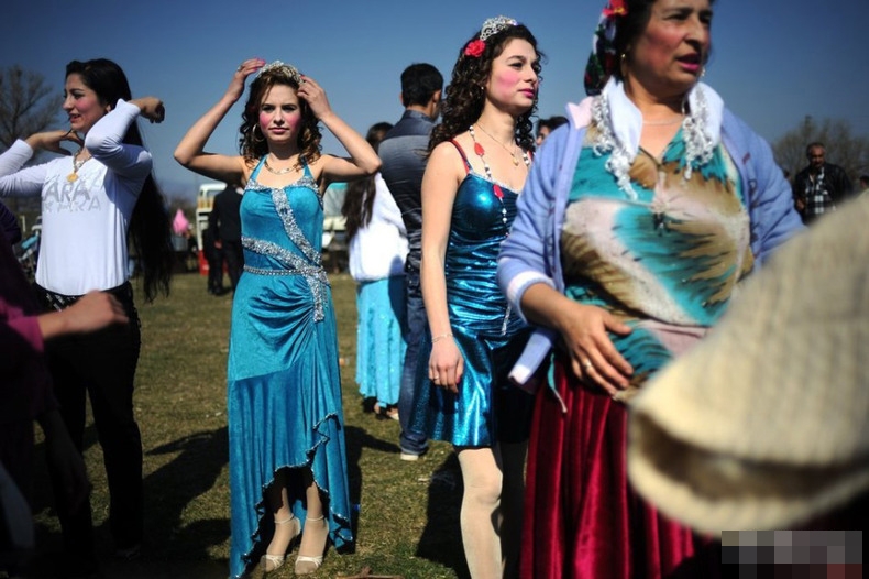 保加利亚怪异集市:到新娘市场买老婆--乐清网