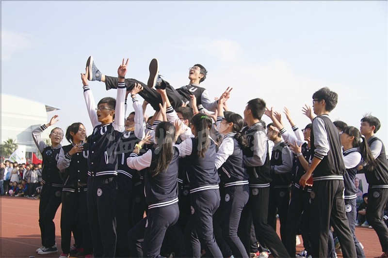 温州晚报:瓯海中学被评为省一级普通高色示范学校