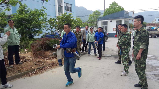 泽雅消防队与企业义务消防队举行联合训练--瓯海新闻网