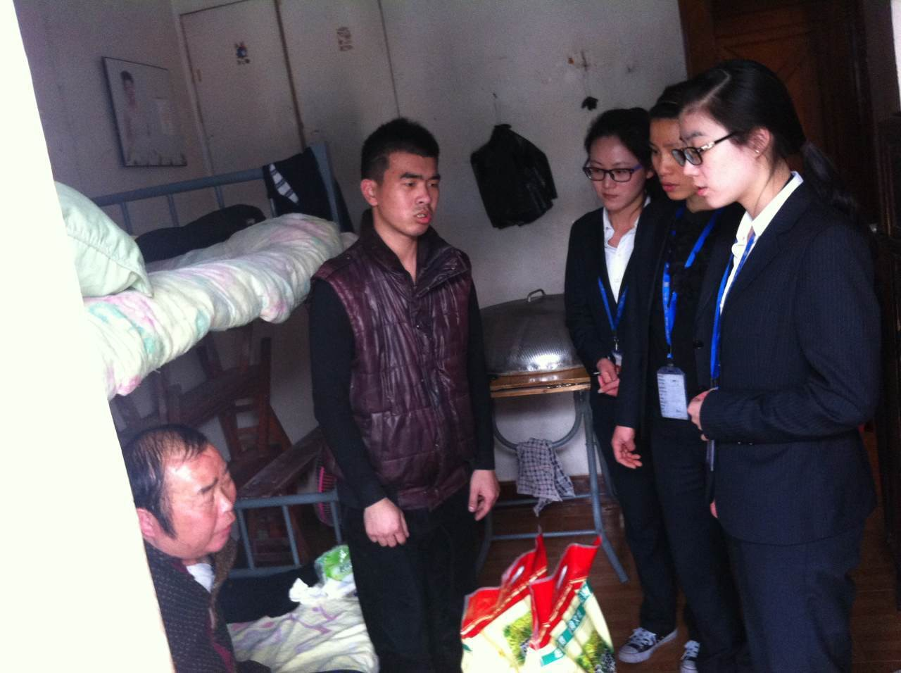 沿江社区开展重点青少年慰问活动(图)-沿江,青