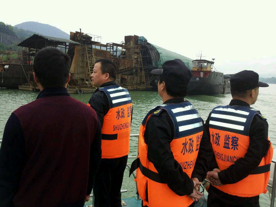 市水政监察支队:严管瓯江砂石开采 确保假日河