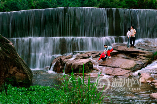 瑶溪景区飞瀑,王建虎摄影(点击查看更多瑶溪高清图)