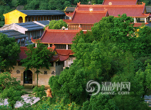 龙冈寺,张哲一摄影(点击查看更多瑶溪高清图)