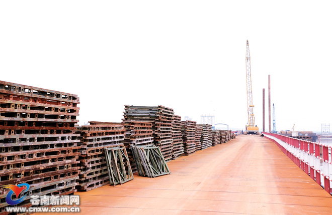 鳌江特大桥建设进展顺利