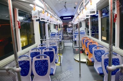 18米巨无霸BRT现身温州 价值180万可载160名